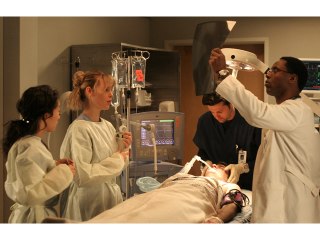 EPISODE 2 越えられないライン FIRST CUT IS THE DEEPEST，THE