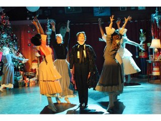 EPISODE 10 ショーの幕開け NUTCRACKER IN PARADISE, A