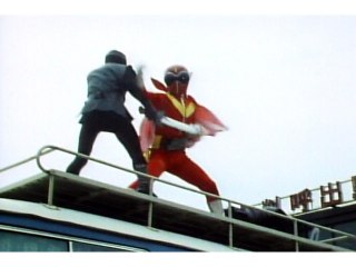 第19話 青い花火!海に浮かぶスパイ戦線