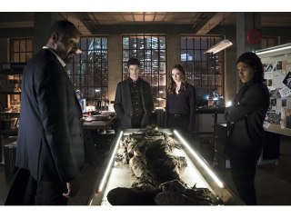 第19話 ウェルズ博士の正体 “Who is Harrison Wells?”