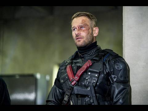 ドラマ Arrow アロー シックス シーズン 第1話 親子 吹き替え 字幕版 フル動画 初月無料 動画配信サービスのビデオマーケット