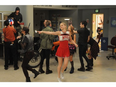 ドラマ Glee グリー シーズン3 第18話 プレッシャー 字幕版 フル動画 初月無料 動画配信サービスのビデオマーケット