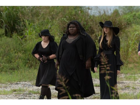 ドラマ アメリカン ホラー ストーリー 魔女団 第5話 火刑 吹き替え 字幕版 フル動画 初月無料 動画配信サービスのビデオマーケット