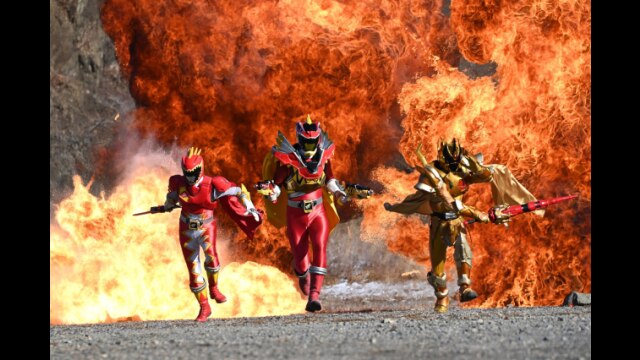 キングオージャーVSキョウリュウジャー