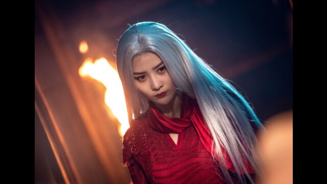 白髪魔女記