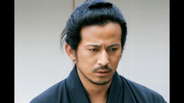 散り椿