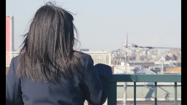 明日の空は何色ですか