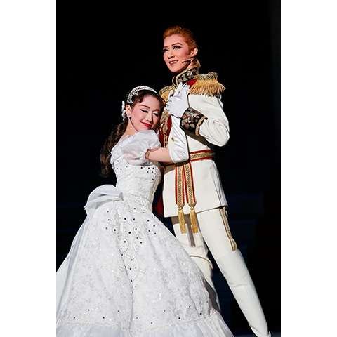 趣味 その他 哀しみのコルドバ 15年雪組 全国 千秋楽 哀しみのコルドバ 15年雪組 全国 千秋楽 フル動画 初月無料 動画配信サービスのビデオマーケット